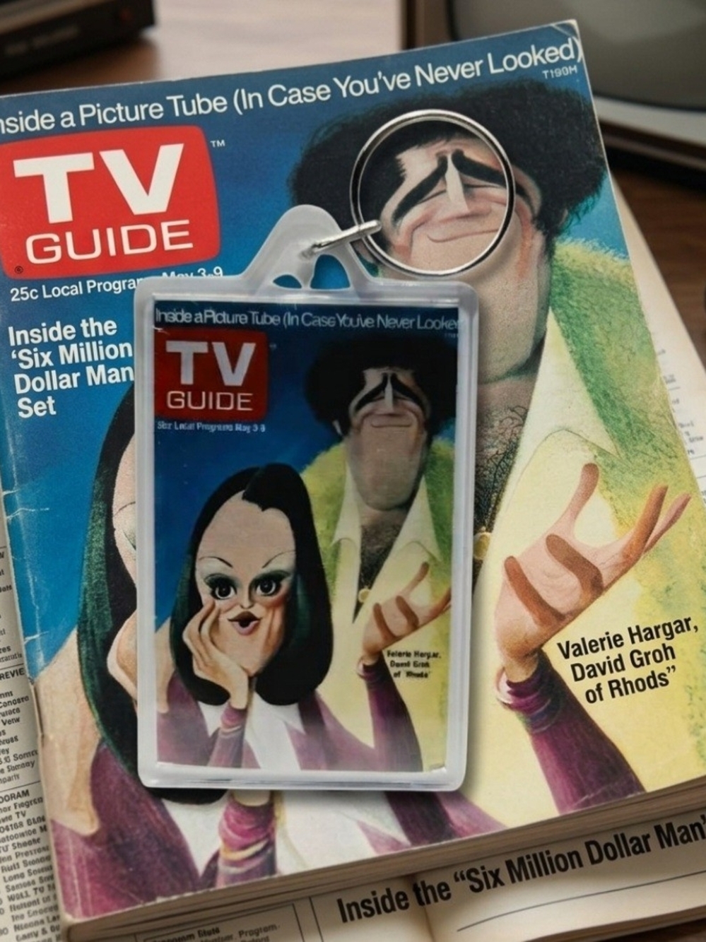 Vintage Cover Art Key & Card Holder - Multi-color